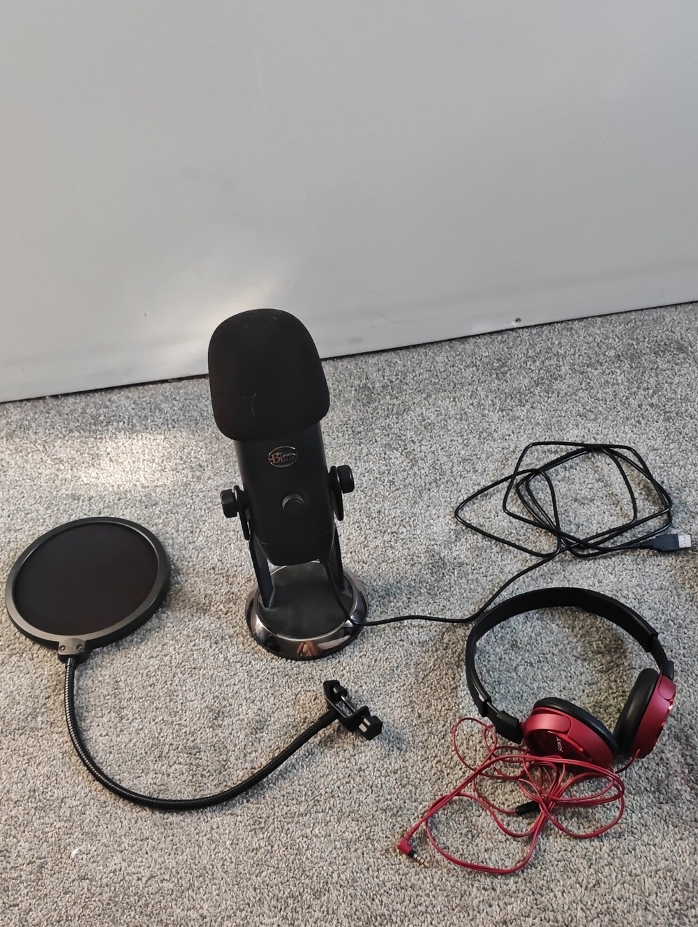 Blue Microphones USB Microphone with Black Pop Filter and Red Headphones